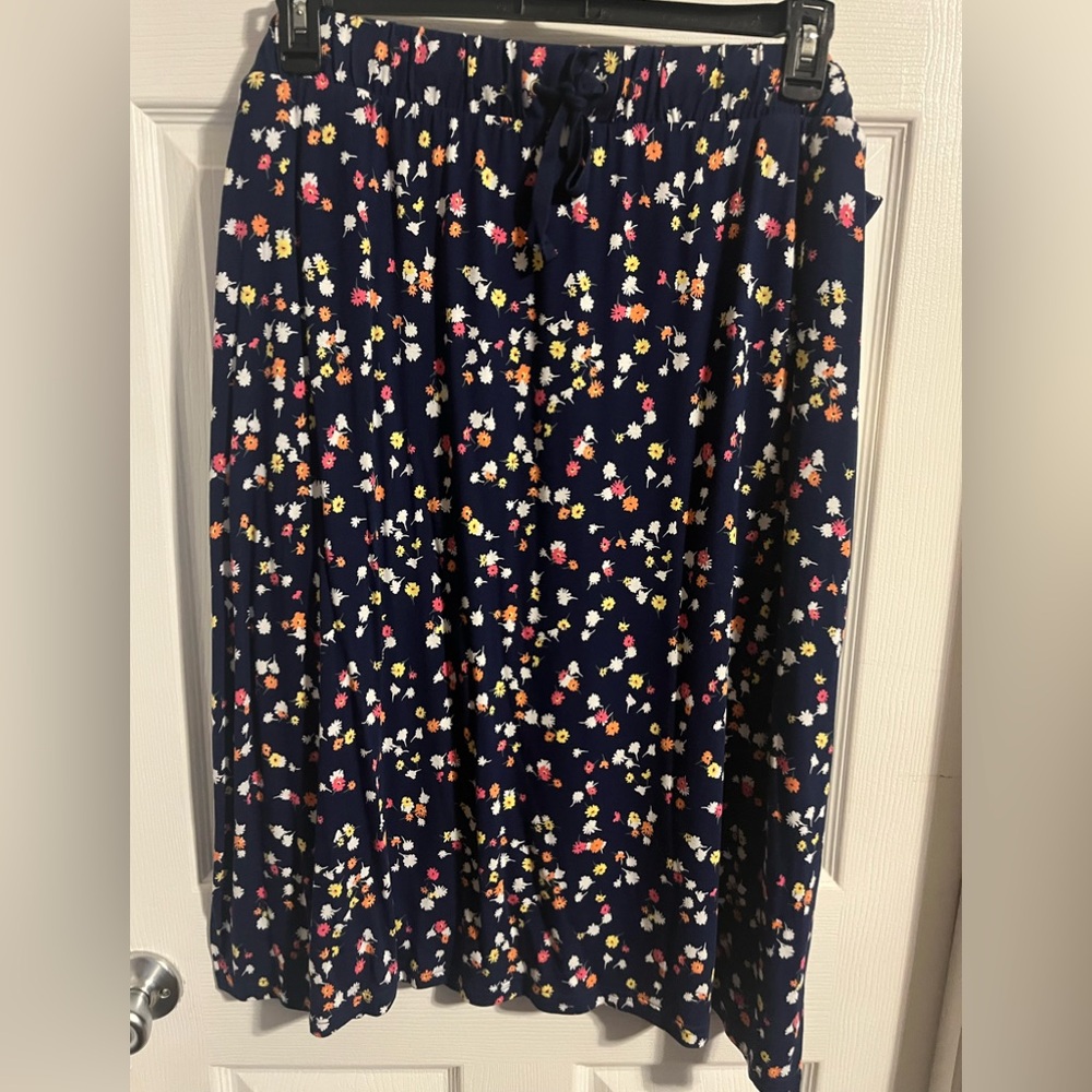 Floral Navy Skirt. Ladies plus size 2X.